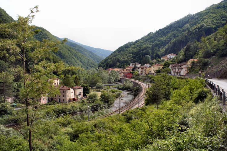  Image name: 01-molino del pallone.jpg 
 width: 750 pixel 
 height: 500 pixel 
 Size: 96118 bytes 
 Click to enlarge 